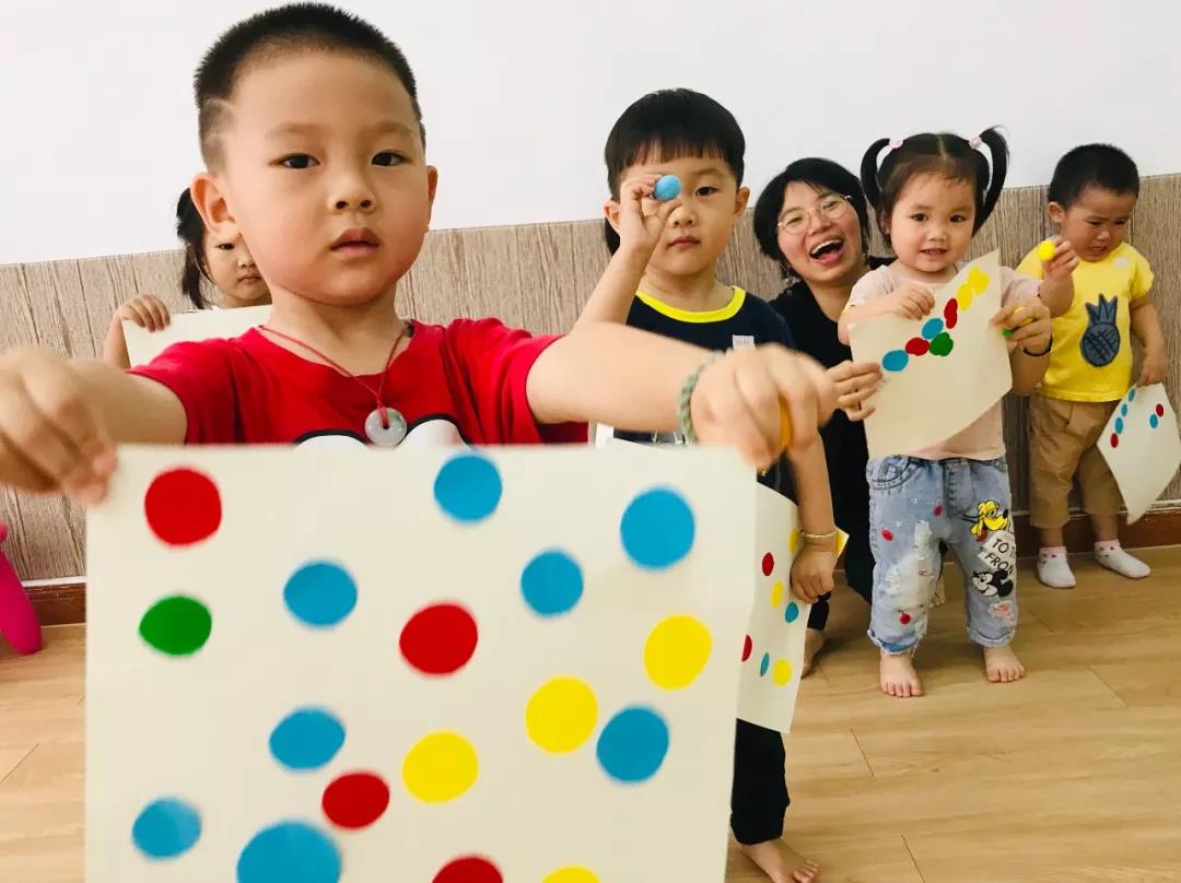 活动招募丨最美人间四月天，和孩子跳一支魔法色彩圆舞曲